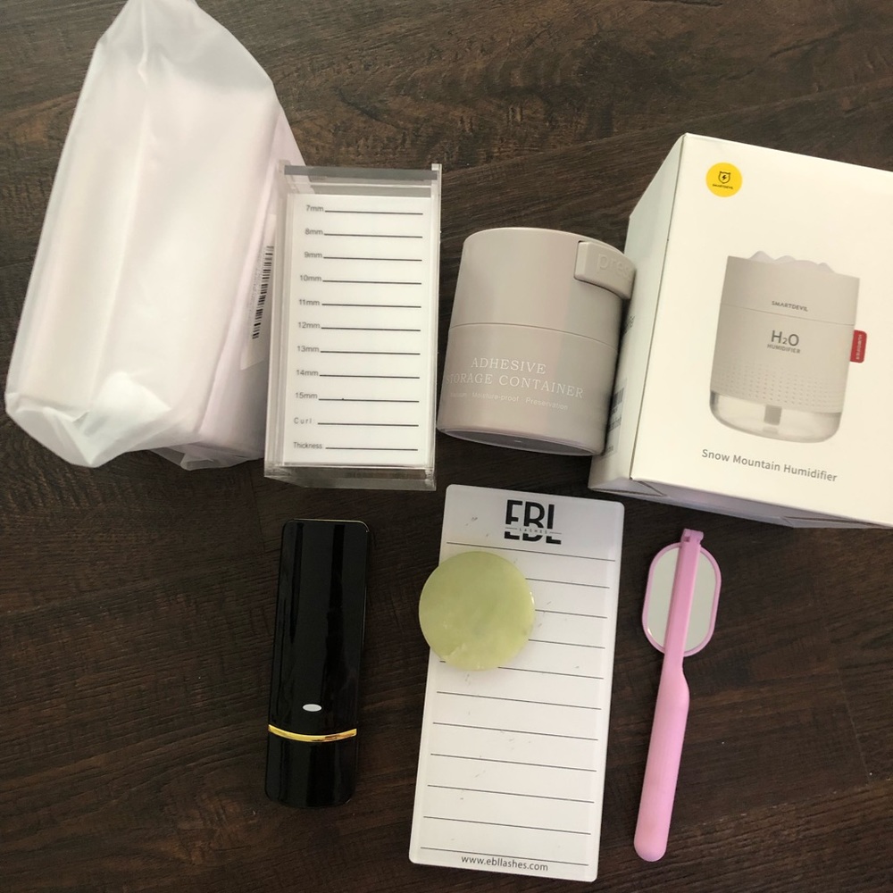 Lash extension supplies